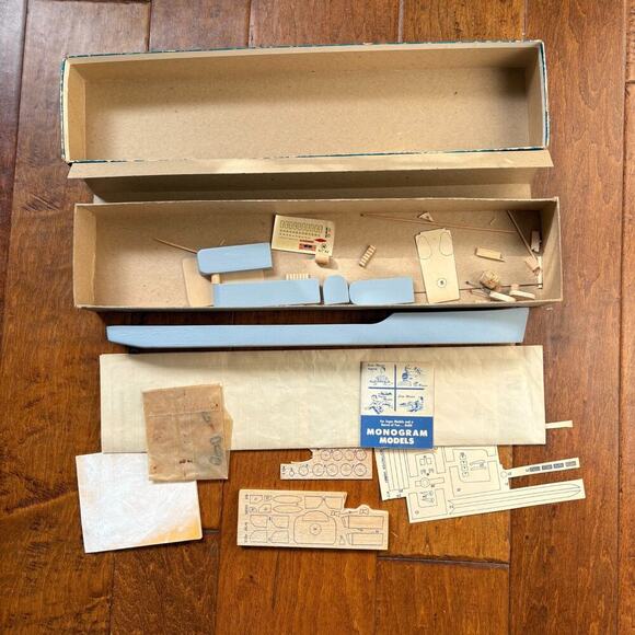 Antique 1945 Monogram U.S. Navy Destroyer 610 U.S.S. Model Kit Partially Built - Picture 5 of 7